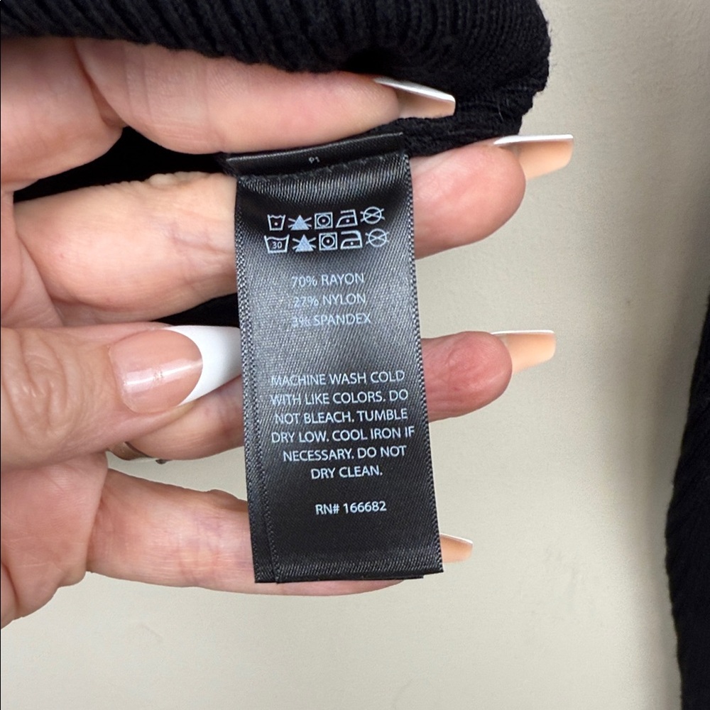 House of Harlow v neck Black Ribbed Long Sleeve Top small euc - Picture 6 of 10